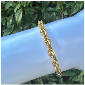 Gold tone vintage link bracelet
